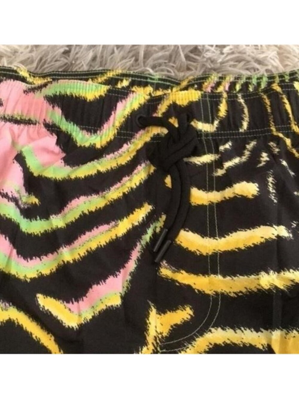 New Authentic VERSACE Logo-Printed Nylon Swim Shorts – Size 7 - Picture 4 of 8